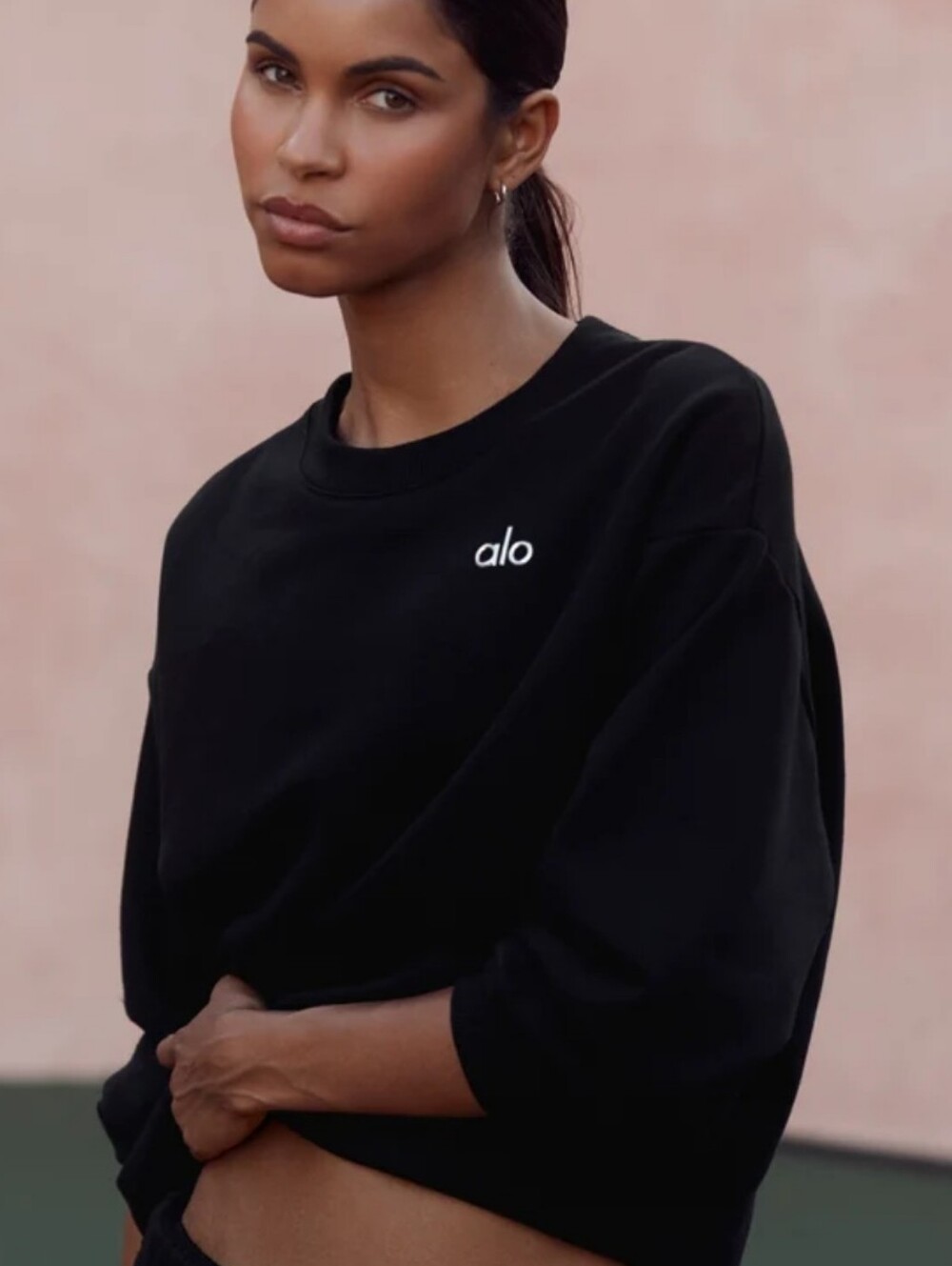 Alo Yoga Black Cropped Crewneck Sweatshirt Size Small - Pristine Quality & Const